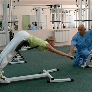 Rendimiento de la gimnasia especial para el tratamiento de la osteocondrosis